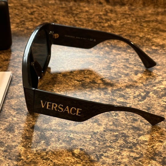 Versace Sunglasses - Picture 8 of 11